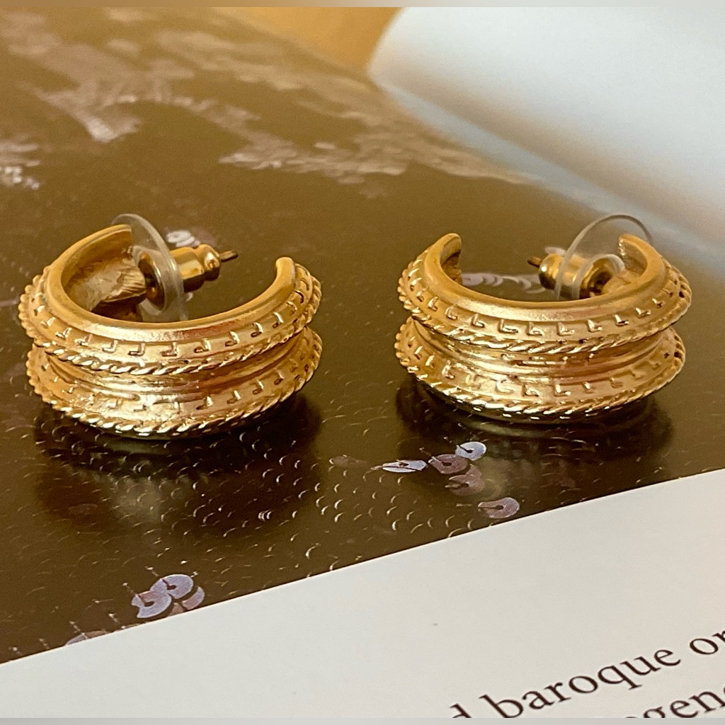 Oscar De La Renta Vintage Runway Earrings Gold Plated 225$